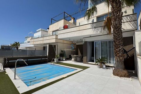 Villa i Cabo Roig, Alicante, Cabo Roig - € 389.000 | Ref: P7571 - foto 16