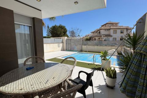 Villa i Cabo Roig, Alicante, Cabo Roig - € 389.000 | Ref: P7571 - foto 27