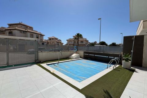 Villa i Cabo Roig, Alicante, Cabo Roig - € 389.000 | Ref: P7571 - foto 28