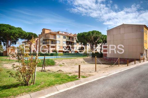 Helårsgrund i Empuriabrava, Gerona, Empuriabrava - € 90.000 | Ref: W-02ZMJJ - foto 8
