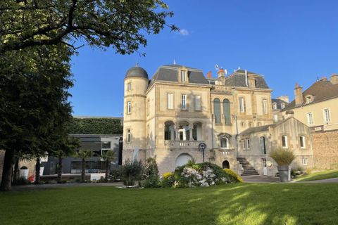 Erhvervsejendom i Autun, Saone-et-Loire, Autun - € 690.000 | Ref: 4924 - foto 1