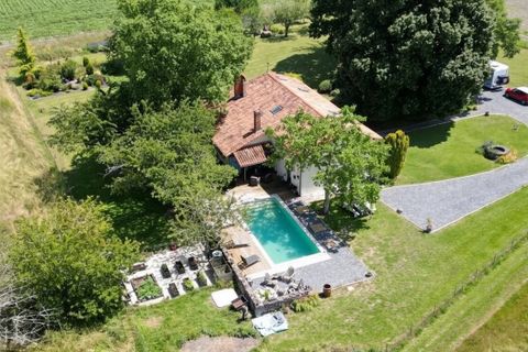 Villa i Aubeterre-sur-Dronne, Charente, Aubeterre-sur-Dronne - € 386.900 | Ref: BVI75619 - foto 1