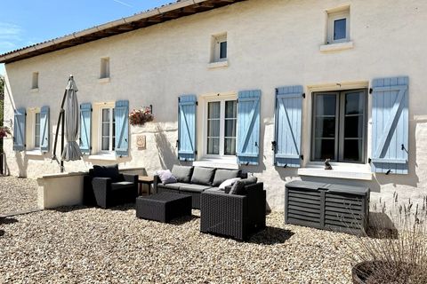 Villa i Bonnes, Charente, Bonnes - € 310.300 | Ref: BVI71886 - foto 2