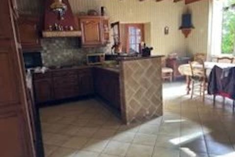 Villa a Jonzac, Charente-Maritime, Jonzac - € 214.000 | Ref: BVI77324 - foto 7