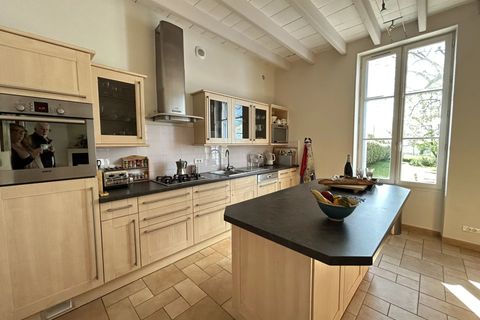 Villa a Mirambeau, Charente-Maritime, Mirambeau - € 449.000 | Ref: BVI72591 - foto 6