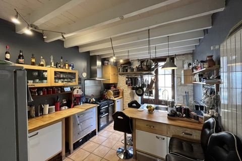 Landsbyhus i Aunac, Charente, Aunac - € 221.490 | Ref: BVI66856 - foto 3