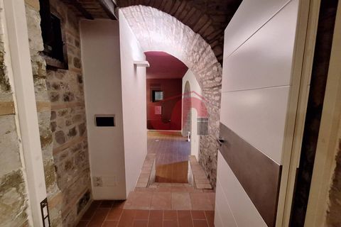 L'establiment comercial a Benevento, Benevento, Benevento - € 1.200/mes | Ref: AA31137 - foto 13