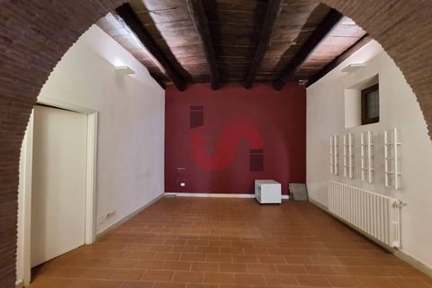 L'establiment comercial a Benevento, Benevento, Benevento - € 1.200/mes | Ref: AA31137 - foto 17