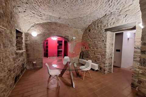 L'establiment comercial a Benevento, Benevento, Benevento - € 1.200/mes | Ref: AA31137 - foto 3