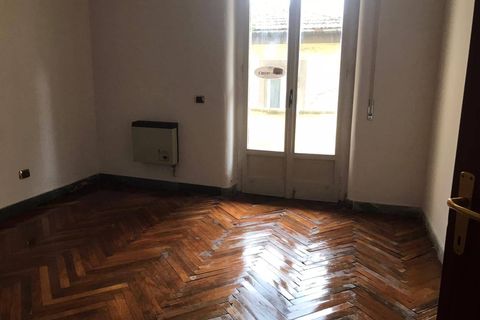L'establiment comercial a Benevento, Benevento, Benevento - € 1.000/mes | Ref: AA34303 - foto 4