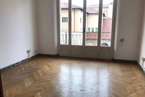 L'establiment comercial a Benevento, Benevento, Benevento - € 1.000/mes | Ref: AA34303 - foto 12