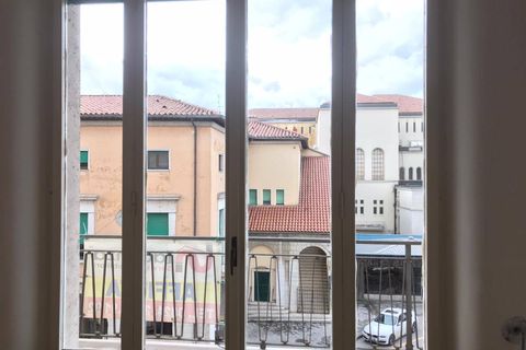L'establiment comercial a Benevento, Benevento, Benevento - € 1.000/mes | Ref: AA34303 - foto 14