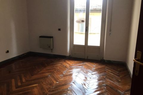 L'establiment comercial a Benevento, Benevento, Benevento - € 400/mes | Ref: AA34305 - foto 3