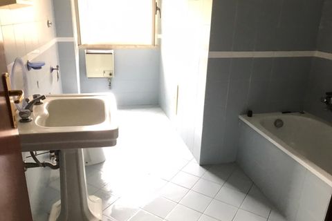 L'establiment comercial a Benevento, Benevento, Benevento - € 400/mes | Ref: AA34305 - foto 4