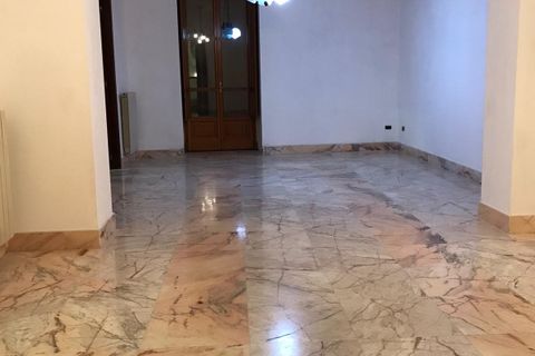 L'establiment comercial a Benevento, Benevento, Benevento - € 1.950/mes | Ref: AA31108 - foto 2