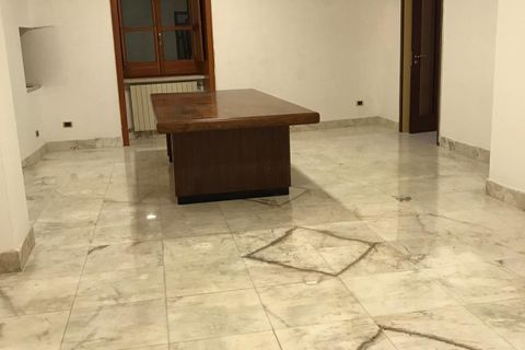 L'establiment comercial a Benevento, Benevento, Benevento - € 1.950/mes | Ref: AA31108 - foto 11