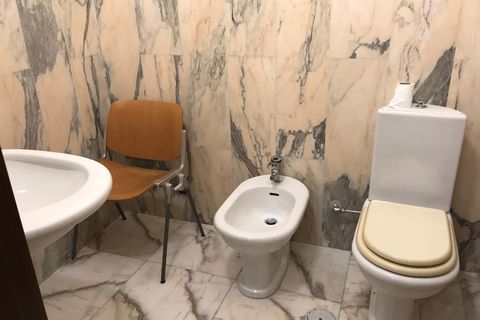 L'establiment comercial a Benevento, Benevento, Benevento - € 1.950/mes | Ref: AA31108 - foto 13