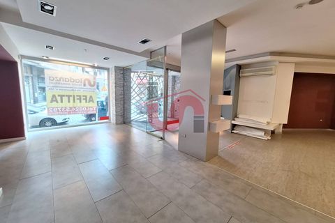 L'establiment comercial a Benevento, Benevento, Benevento - € 2.500/mes | Ref: AA39423 - foto 4
