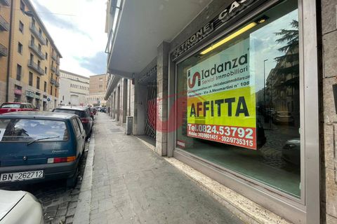 L'establiment comercial a Benevento, Benevento, Benevento - € 2.500/mes | Ref: AA39423 - foto 24