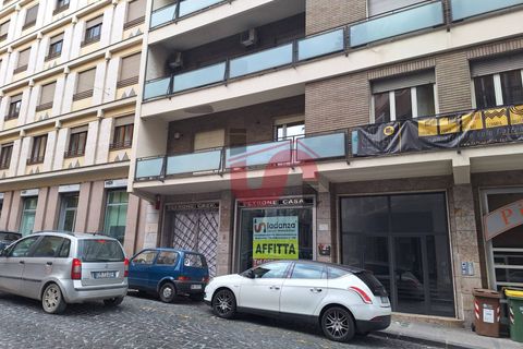 L'establiment comercial a Benevento, Benevento, Benevento - € 2.500/mes | Ref: AA39423 - foto 27