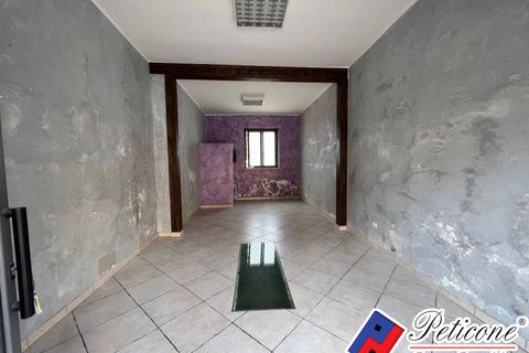 Erhvervsejendom i Fondi, Latina, Fondi - € 55.000 | Ref: C142 - foto 3