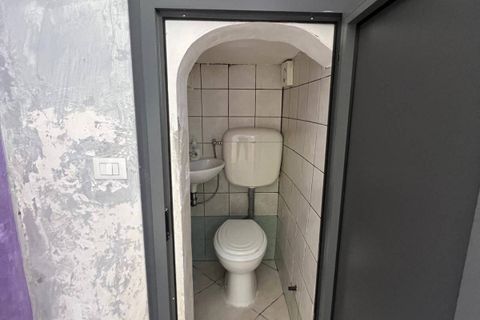 Erhvervsejendom i Fondi, Latina, Fondi - € 55.000 | Ref: C142 - foto 5