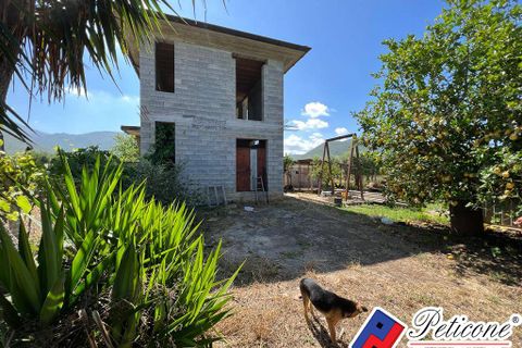 Villa a Fondi, Latina, Fondi - € 350.000 | Ref: SP100 - foto 2