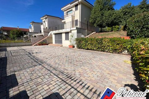 Villa i Lenola, Latina, Lenola - € 250.000 | Ref: V582RM - foto 1
