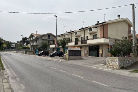 L'establiment comercial a Vasto, Chieti, Vasto - € 1.300/mes | Ref: 4683A - foto 3