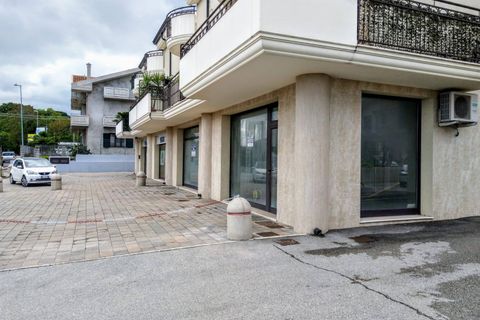 L'establiment comercial a Vasto, Chieti, Vasto - € 1.300/mes | Ref: 4683A - foto 4