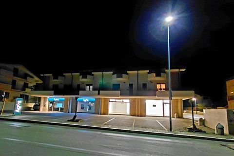 L'establiment comercial a Vasto, Chieti, Vasto - € 1.300/mes | Ref: 4683A - foto 2