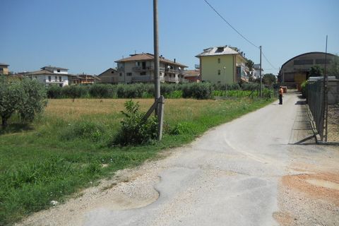 Helårsgrund i Spinetoli, Ascoli Piceno, Spinetoli - € 350.000 | Ref: ter573 - foto 14