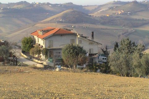 Villa i Ripatransone, Ascoli Piceno, Ripatransone - € 800.000 | Ref: cas409 - foto 9