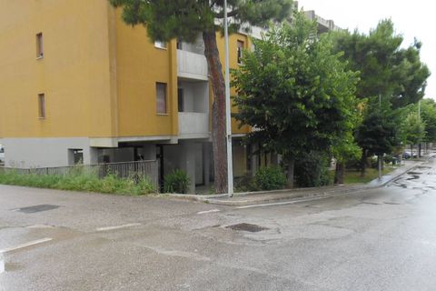Erhvervsejendom i Monteprandone, Ascoli Piceno, Monteprandone - € 47.000 | Ref: loc33 - foto 2