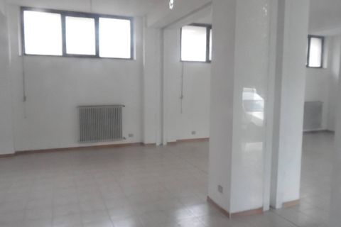 Erhvervsejendom i Monteprandone, Ascoli Piceno, Monteprandone - € 109.000 | Ref: loc35 - foto 3