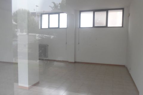 Erhvervsejendom i Monteprandone, Ascoli Piceno, Monteprandone - € 47.000 | Ref: loc36 - foto 2