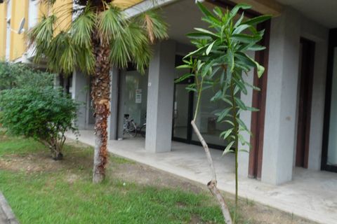 Erhvervsejendom i Monteprandone, Ascoli Piceno, Monteprandone - € 47.000 | Ref: loc37 - foto 2