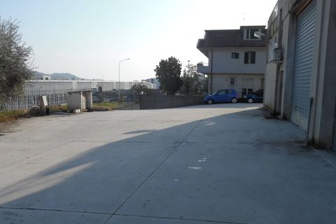 Erhvervsejendom i Acquaviva Picena, Ascoli Piceno, Acquaviva Picena - € 170.000 | Ref: cap98 - foto 3