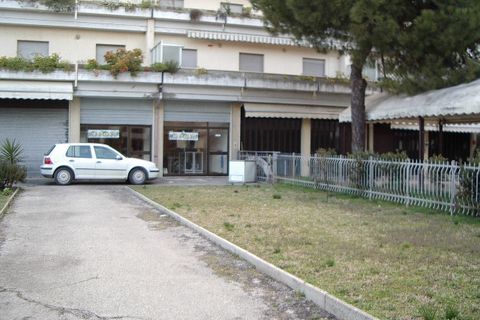 Erhvervsejendom i Martinsicuro, Teramo, Martinsicuro - € 80.000 | Ref: loc14 - foto 2