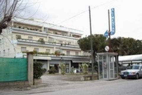 Erhvervsejendom i Martinsicuro, Teramo, Martinsicuro - € 80.000 | Ref: loc14 - foto 3