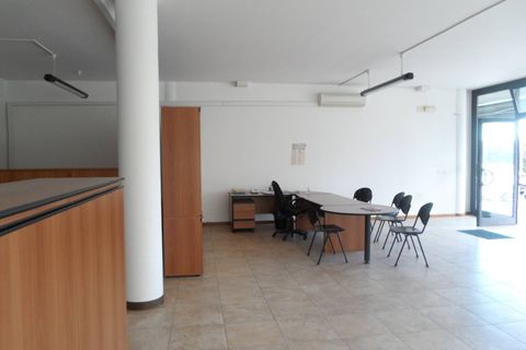 Erhvervsejendom i Monteprandone, Ascoli Piceno, Monteprandone - € 152.000 | Ref: loc151 - foto 2
