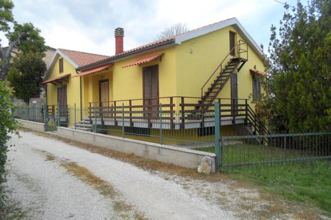 Villa a Castorano, Ascoli Piceno, Castorano - € 235.000 | Ref: cas1570 - foto 2