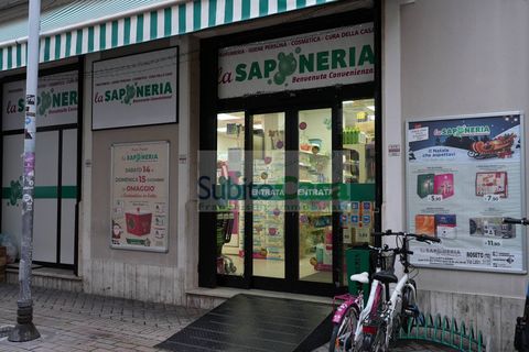 Erhvervsejendom i Roseto degli Abruzzi, Teramo, Roseto degli Abruzzi - € 100.000 | Ref: D 425 - foto 2