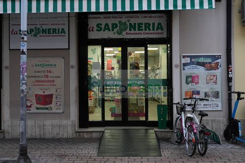 Erhvervsejendom i Roseto degli Abruzzi, Teramo, Roseto degli Abruzzi - € 100.000 | Ref: D 425 - foto 4