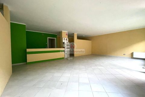 Erhvervsejendom i Lonigo, Vicenza, Lonigo - € 100.000 | Ref: 768 - foto 3
