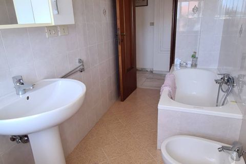Apartament a Chiavari, Genoa, Chiavari - € 1.000/mes | Ref: AT - foto 12