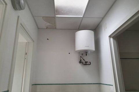 L'establiment comercial a Pontedera, Pisa, Pontedera - € 2.000/mes | Ref: 2019P258 - foto 3