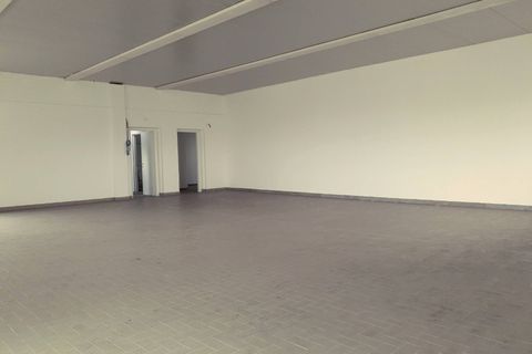 L'establiment comercial a Pontedera, Pisa, Pontedera - € 2.000/mes | Ref: 2019P258 - foto 16