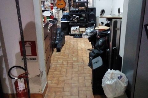 L'establiment comercial a Collesalvetti, Livorno, Collesalvetti - € 1.500/mes | Ref: 2018LI076 - foto 15
