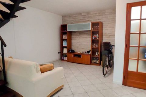 Villa a Collesalvetti, Livorno, Collesalvetti - € 155.000 | Ref: 2024Li112 - foto 4